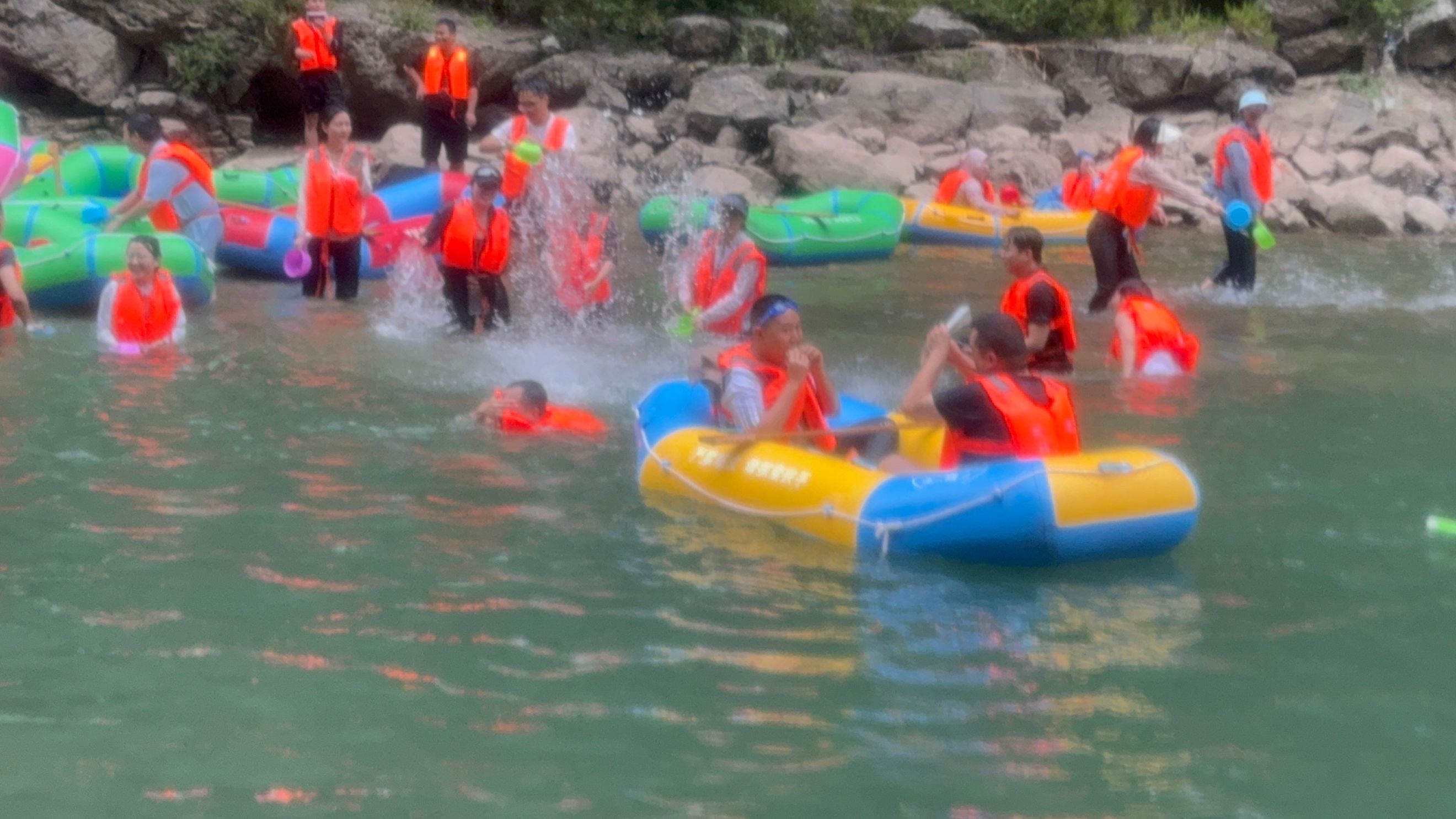 2025.8月集團年中會“響馬河漂流”